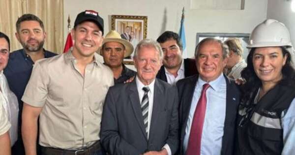 La Nación / Santiago Peña se trasladó hasta Misión La Paz para impulsar el corredor vial Bioceánico
