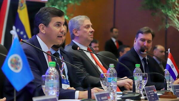 Peña abre asamblea de SIP, pese a ataques a la prensa