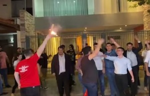UNIVERSITARIOS EXIGEN QUE DECANA DE DERECHO RENUNCIE