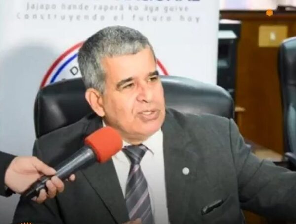 Denuncian tráfico de influencia en inversiones de fondos previsionales · Radio Monumental 1080 AM