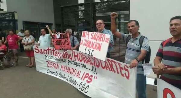 Fondos IPS: Jubilados convocan a una manifestación contra “inicio del vaciamiento en la previsional” - Economía - ABC Color
