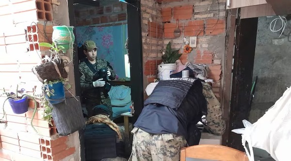 Incursión en Pantanal: Armas, drogas y detenidos; menores al servicio criminal - ADN Digital