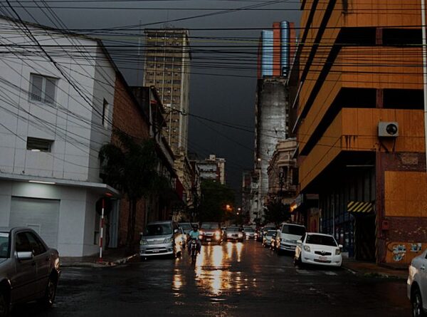 Jueves cálido a caluroso con lluvias dispersas - El Independiente
