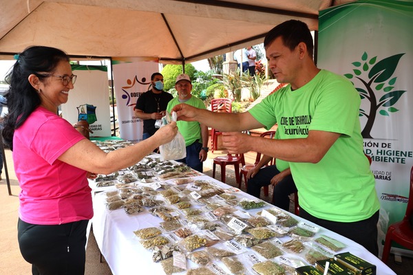 Realizan primera feria de plantas medicinales en Hernandarias - .::Agencia IP::.