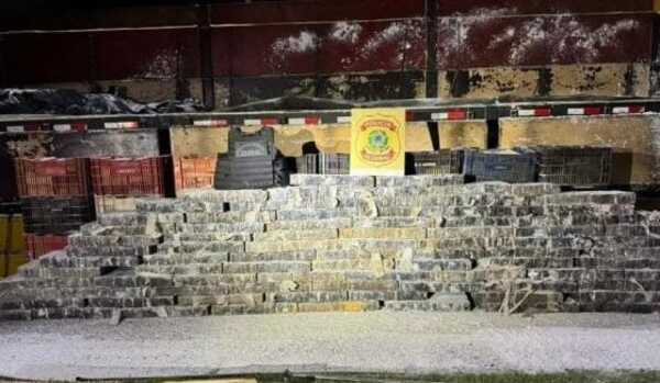 Incautan 1,7 toneladas de marihuana en fondo falso de un camión en Brasil - La Clave