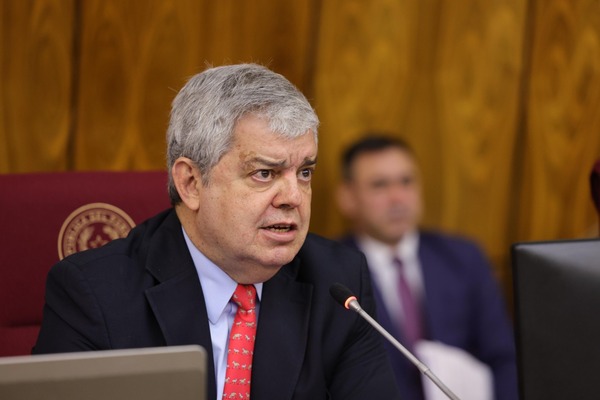 Riera ordena guardia policial para ex ministra de la Senad - ADN Digital