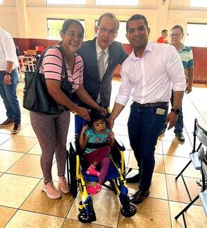 Comunidad taiwanesa entrega equipos de movilidad en Presidente Franco | DIARIO PRIMERA PLANA