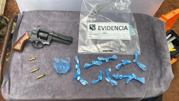 Imputan a detenidos en allanamientos antidrogas en Lambaré e incautan arma que estaría vinculada a doble crimen