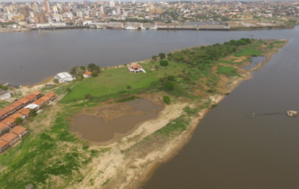 Crecida del río Paraguay persiste en Asunción tras días de lluvias