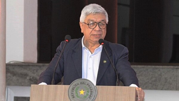 Ciclo de homenajes en vida destaca a Bernardo Neri Farina