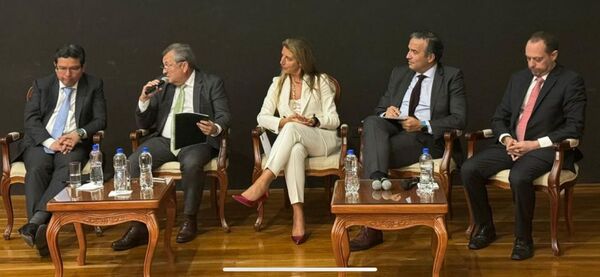 Ministro Jiménez participó del cierre del Congreso de los Principios Unidroit