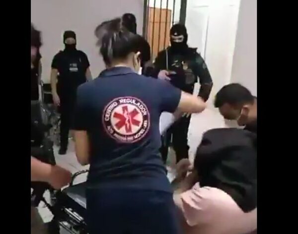 (VIDEO). Tío Rico es llevado a un hospital por recomendación médica
