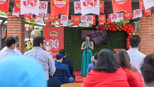 Pollpar SA para su marca Pollos Kzero celebra 30 años de trayectoria en el mercado de Paraguay
