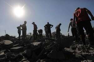 Bombardeos israelíes dejan más víctimas en la Franja de Gaza y tropas siguen asediando Yabalia - Mundo - ABC Color