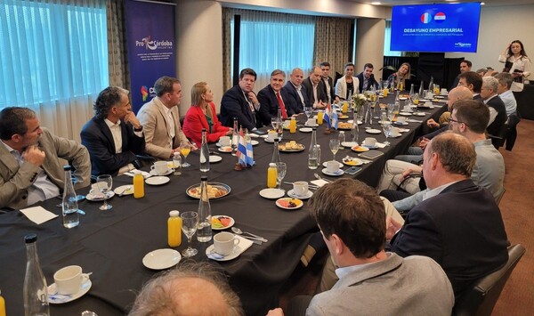 Titular del MIC estrecha vínculos comerciales con empresarios cordobeses - .::Agencia IP::.
