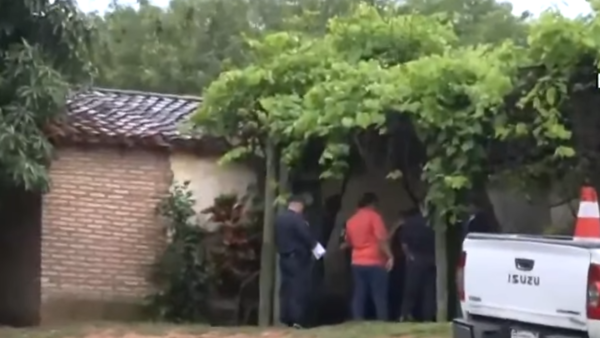 Sub'o mató a su esposa, hirió al amante y se disparó en la cabeza