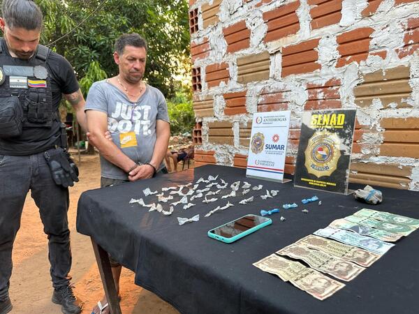 HOMBRE ESCONDÍA BAJO TIERRA SUS DROGAS, LA SENAD LE CAYÓ ESTE VIERNES