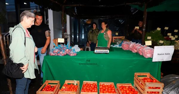 La Nación / Tomate desde G. 3.000 el kilo en feria del MAG frente a Nación Media