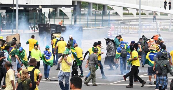 La Nación / Brasil pide extradición a Argentina de 37 prófugos por asonada bolsonarista
