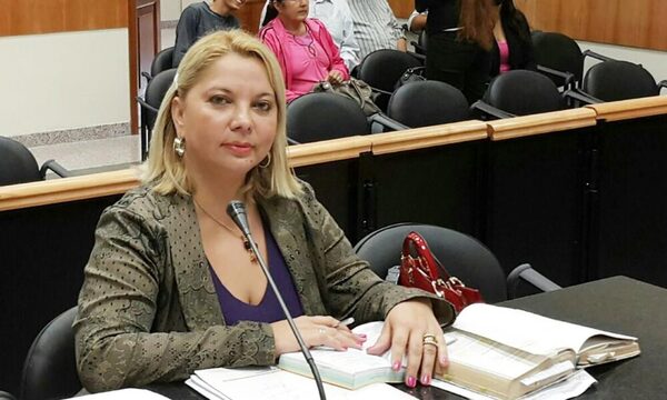 Fiscal emboscada por delincuentes: Gatillaron y bala no salió