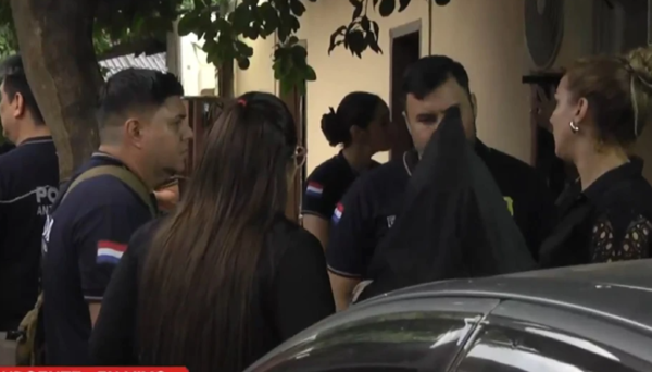 Detienen a funcionaria judicial por sextorsión