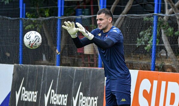 Versus / Santiago Rojas, de ser borrado en Colombia por un error a lograr su redención en Paraguay