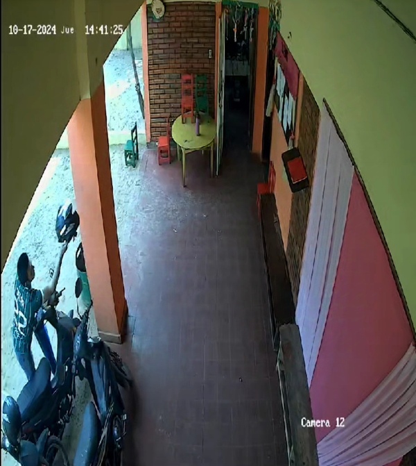 Detienen a hombre con orden de captura tras robar casco
