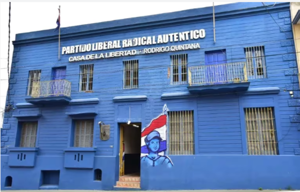 Diputado afirmó que dirigencia joven es la que va a levantar al partido