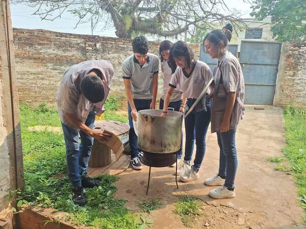 ¿Se terminan las ollas populares en colegios de Central? Prometen Hambre Cero desde este lunes - Nacionales - ABC Color