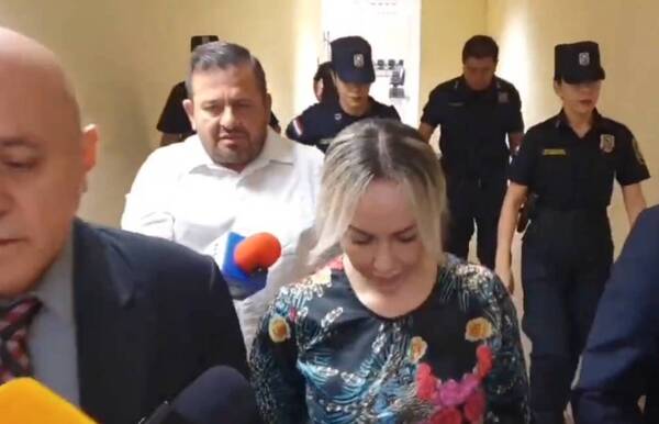 En boca cerrada, no entran moscas... ni entran a la cárcel: Anadelia dio la cara, no habló y volvió a casa