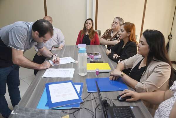 Transporte público: Dos empresas interesadas en completar el “cerebro” del billetaje electrónico - Economía - ABC Color