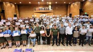 Sinafocal entrega en Itapúa 354 certificados de rápida salida laboral - Nacionales - ABC Color