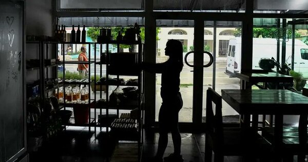 Cuba paraliza actividad laboral por “emergencia energética”