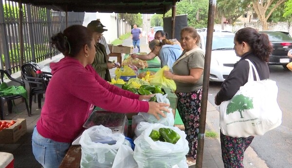 Exitosa feria de frutihortícolas frente a Unicanal - Unicanal