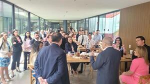 Senadores expulsados del PLRA festejan gesta revolucionaria con cartistas