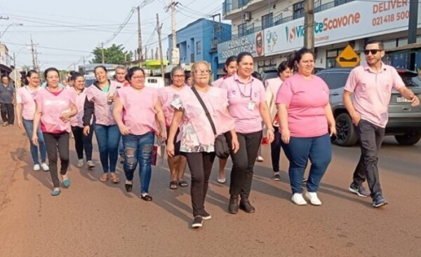 Realizan caminata por #OctubreRosa en Presidente Franco