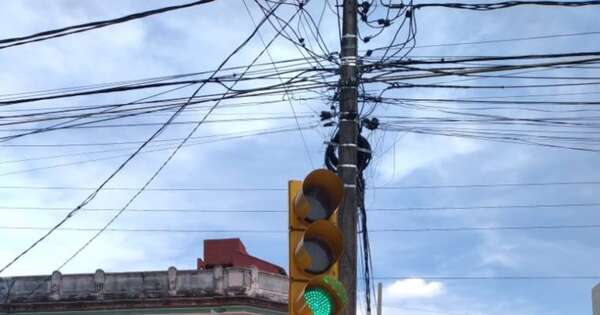 Diario HOY | Denuncian constantes robos de cables de semáforos en el microcentro de Asunción