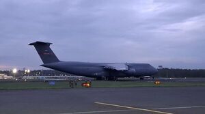 (VIDEO). Llega el avión carguero C5 Súper Galaxy de la Fuerza Aérea de EEUU a nuestro país