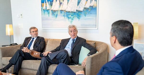 La Nación / Peña se reunió con empresarios uruguayos para impulsar proyectos de inversión en Paraguay