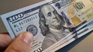 Dólar se mantiene por las nubes - SNT