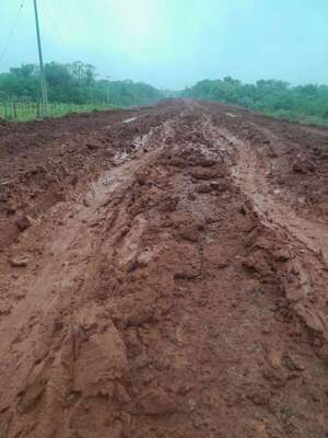 Lluvia beneficia a la producción agropecuaria, pero destruye caminos rurales - Nacionales - ABC Color