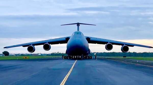 Superavión estadounidense arriba en el Aeropuerto Silvio Pettirossi con donaciones - Noticiero Paraguay