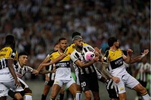 Versus / Botafogo pone en riesgo el título del Brasileirao