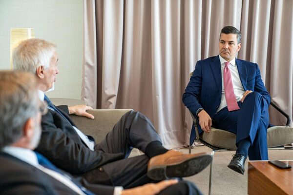 Peña impulsa proyectos de inversión con empresarios uruguayos - ADN Digital