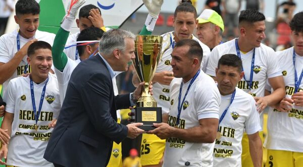 Versus / Juan Núñez, el amuleto del ascenso en la Intermedia