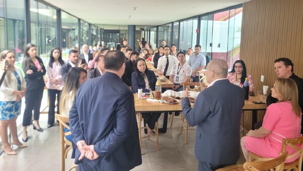 Gesta del 18 de octubre: Festejo paralelo de liberales cartistas con referentes de HC