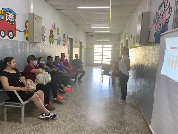 Inicia la primera charla de apoyo y educación para gestantes en el IPS