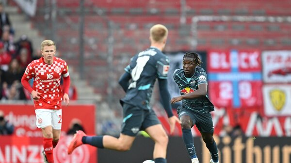 El Leipzig se asienta en la cima y el Mainz carga contra Klopp