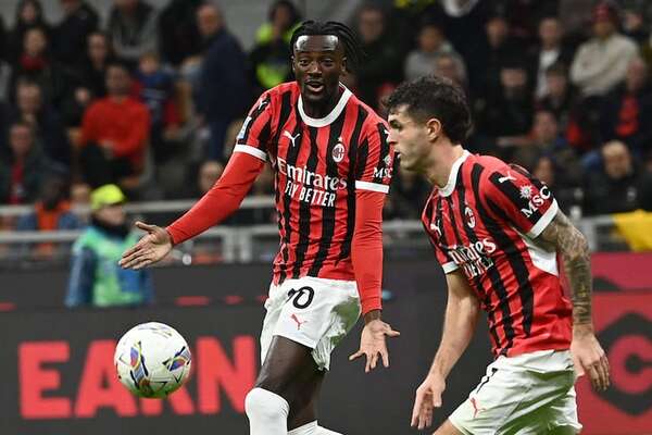 El Milan sobrevive en inferioridad y con polémica - Fútbol Internacional - ABC Color