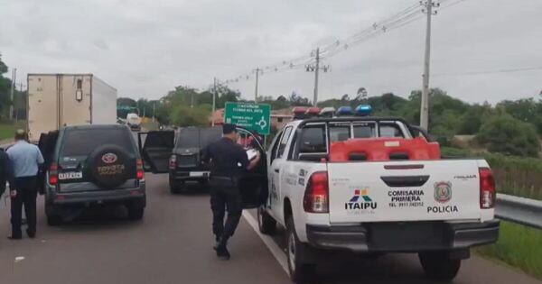 La Nación / Personal militar robó camioneta en Emboscada e inició una persecución que terminó en Caacupé